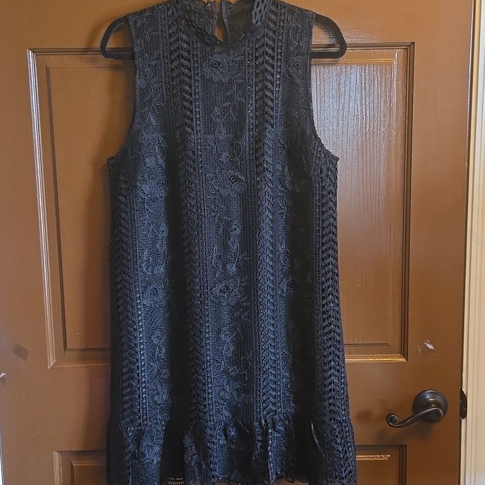 Bb Dakota-Blk sleeveless lace high neck round neck ruffled bottom dress Sz M.